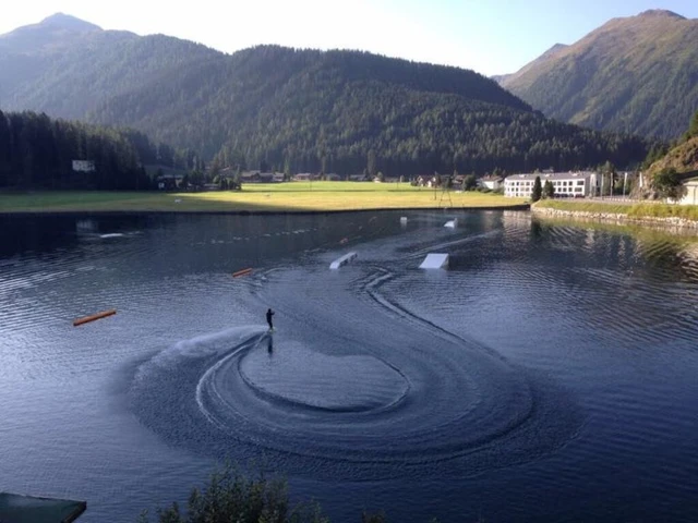 Aktivitäten im und auf dem Wasser in Davos